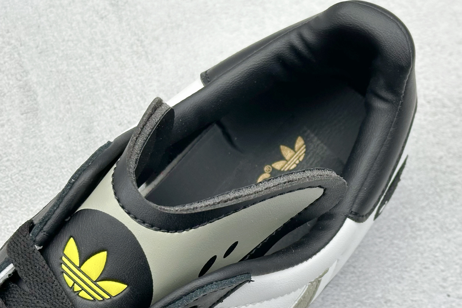  
Adidas Originals Superstar贝壳头系列低帮经典百搭休闲运动板鞋
货号 JQ8