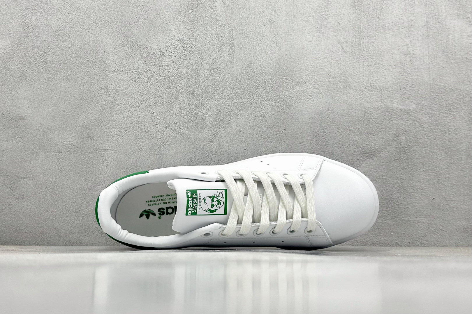  
AD Stan Smith 三叶草史密斯 男女中性运动鞋休闲鞋板鞋
承诺正常穿着破皮包换新 原厂定制