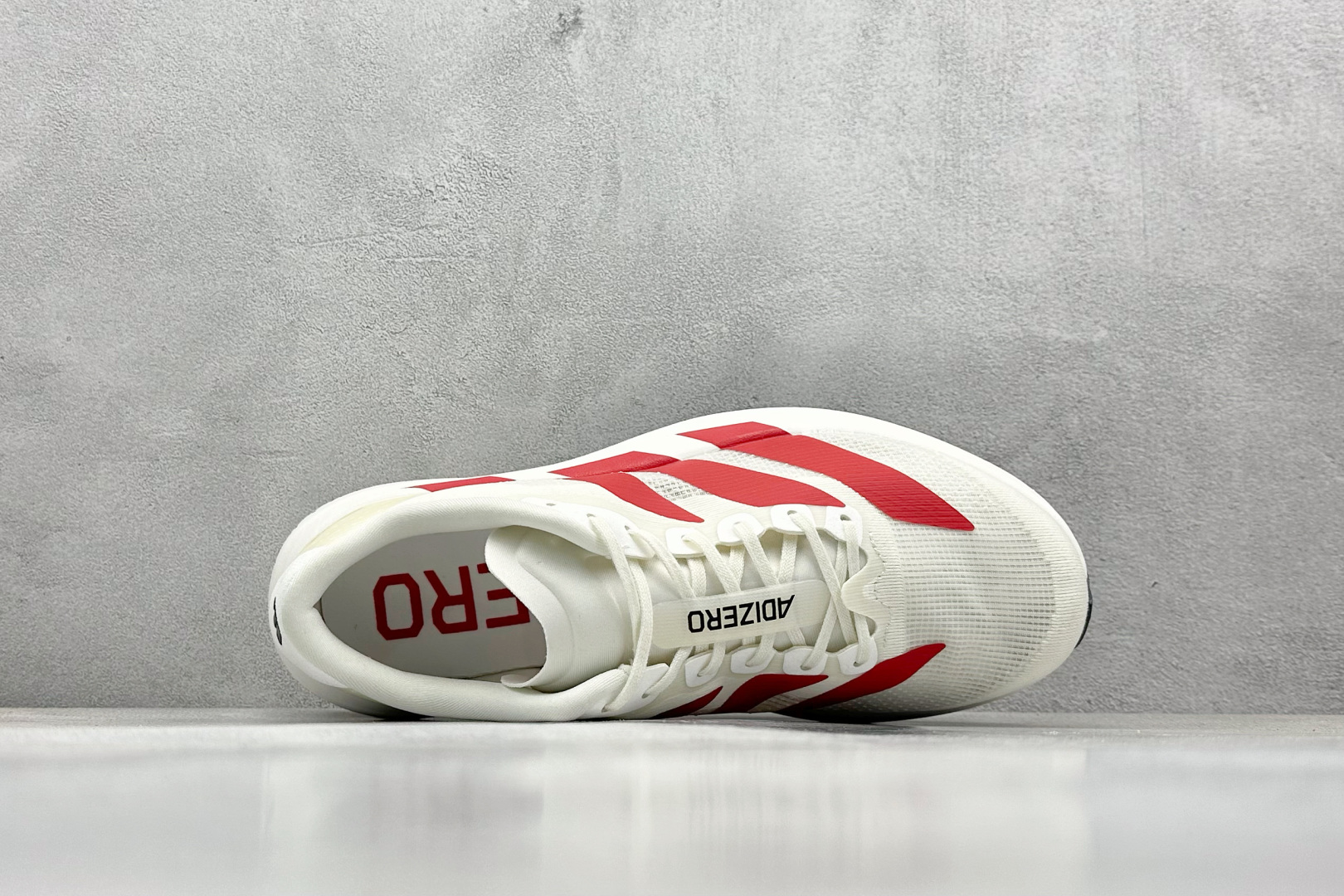  
AD Adizero Evo SL 阿迪超轻透气缓震跑鞋
#以令人难以置信的138克重量，刷新了跑