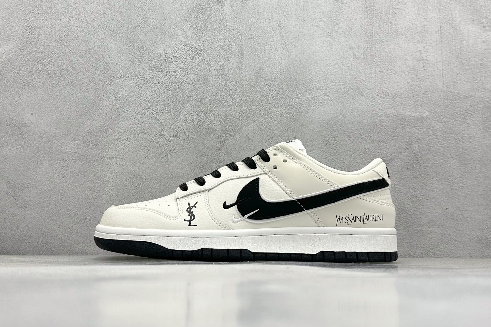 福利特价 
NIKE SB Dunk Low 圣罗兰联名
性价比天花板 尝鲜先行版
原装头层材料 独家版
