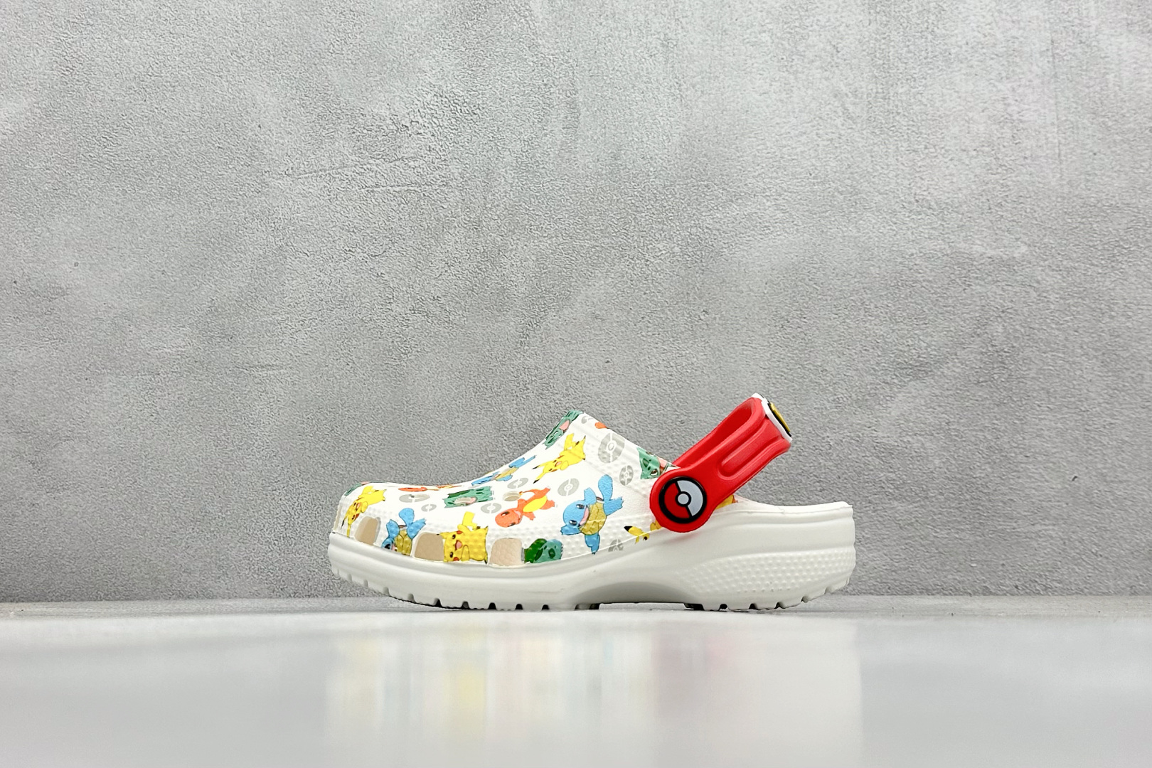  
K版  Crocs 卡洛驰  卡通童鞋

Size：25-35
编码：23