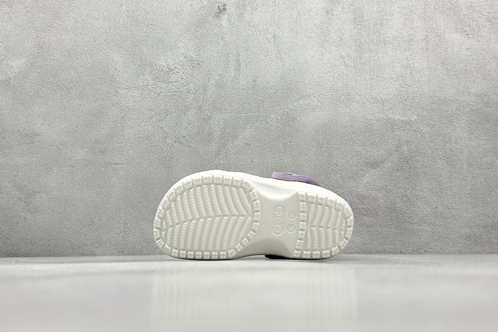  
K版  Crocs 卡洛驰  卡通童鞋

Size：25-35
编码：23