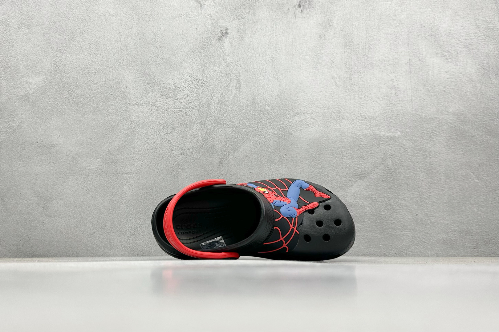  
K版  Crocs 卡洛驰  卡通童鞋

Size：25-35
编码：23