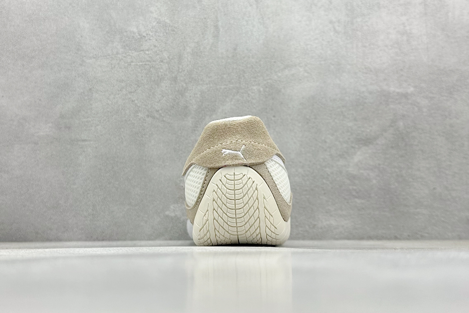 本地 终端放店
XS版 PUMA Speedcat Go 薄底鞋 柔软舒适 防滑耐磨 彪马低帮复古运动休