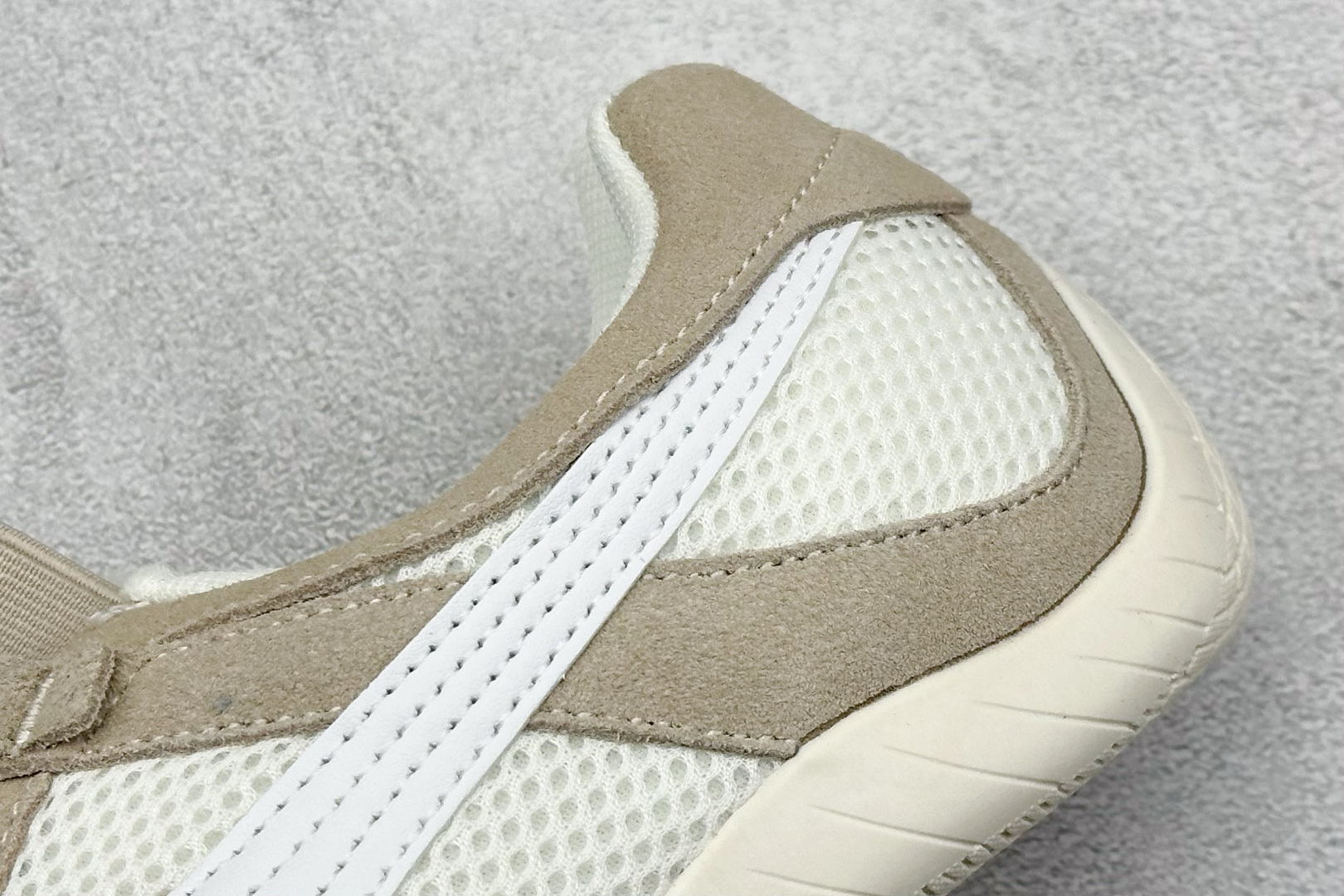 本地 终端放店
XS版 PUMA Speedcat Go 薄底鞋 柔软舒适 防滑耐磨 彪马低帮复古运动休