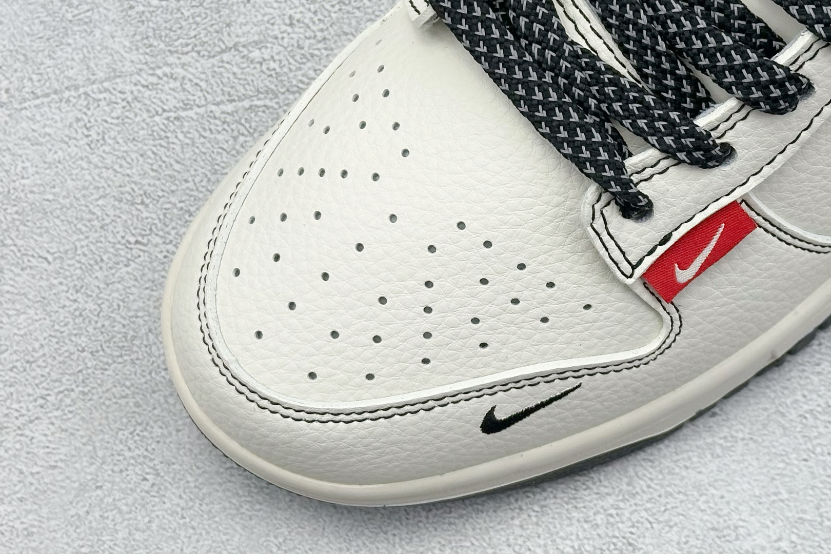 本地 终端放店
XC版 Nike SB Dunk Low Supreme联名 豹纹 周年高端定制 低帮休