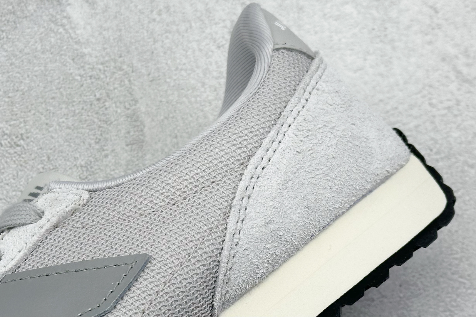  放店私
New Balance NB471系列织物牛剖层革生活休闲鞋 

货号：U471XK
尺码：