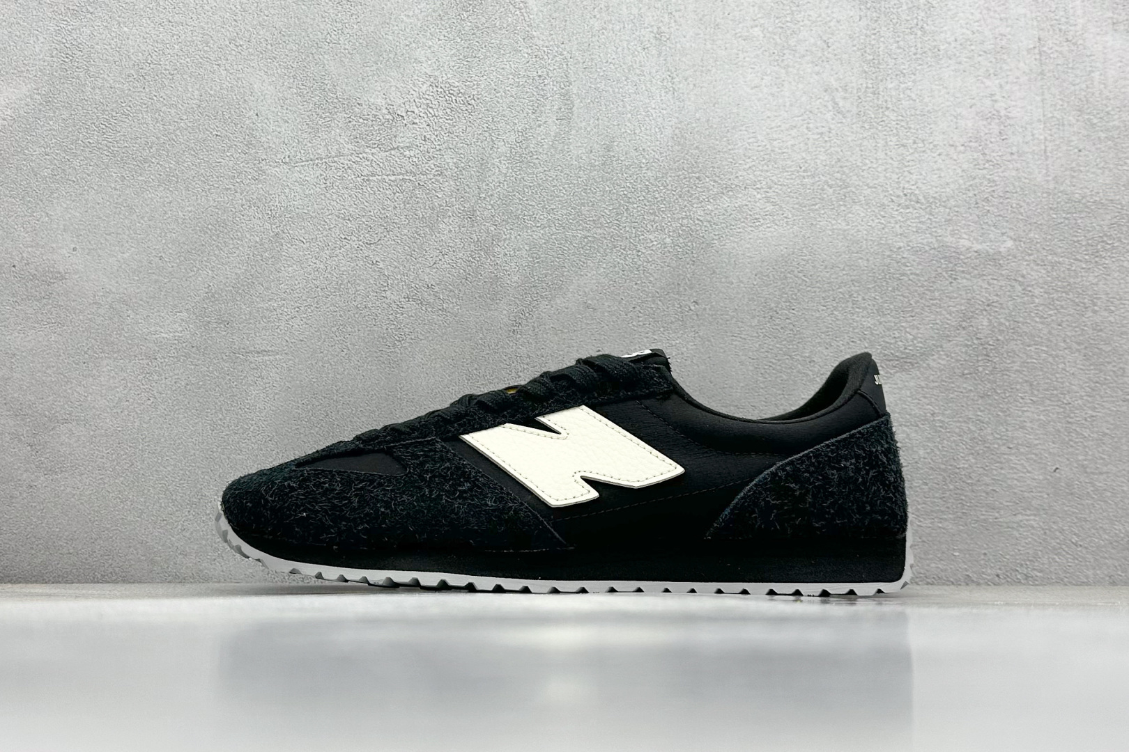  
New Balance NB471系列织物牛剖层革生活休闲鞋 

货号：U471XA
尺码：36 