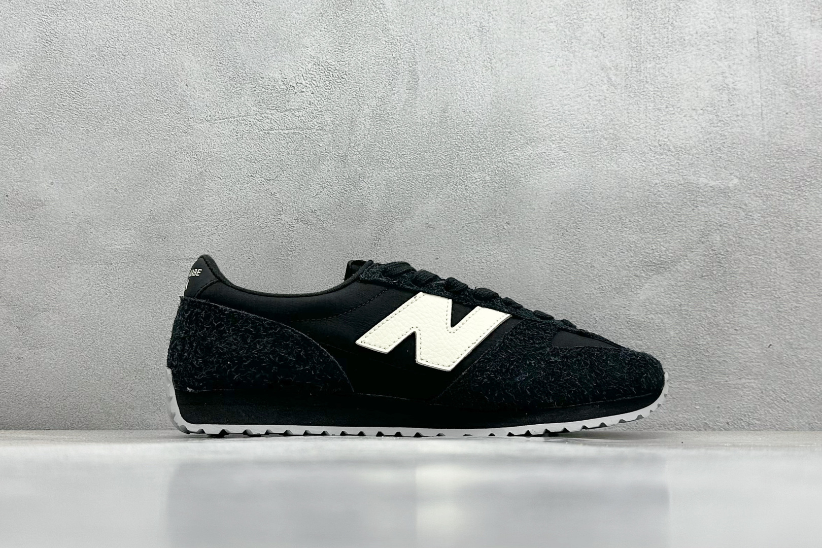  
New Balance NB471系列织物牛剖层革生活休闲鞋 

货号：U471XA
尺码：36 
