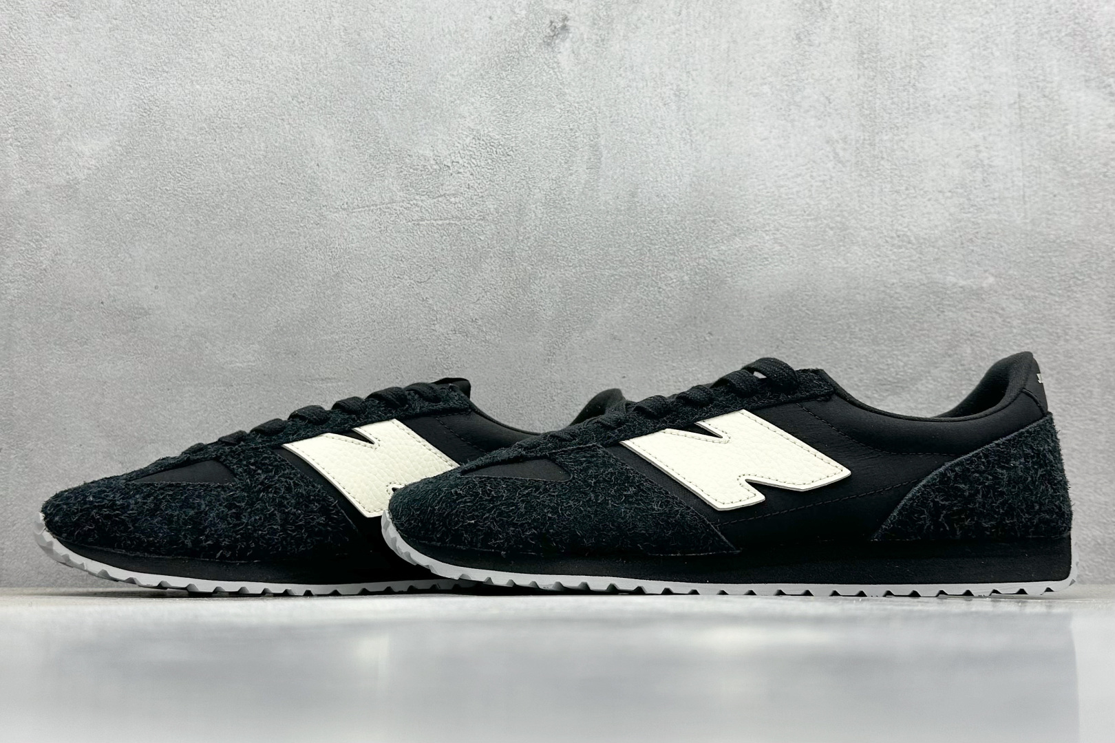  
New Balance NB471系列织物牛剖层革生活休闲鞋 

货号：U471XA
尺码：36 