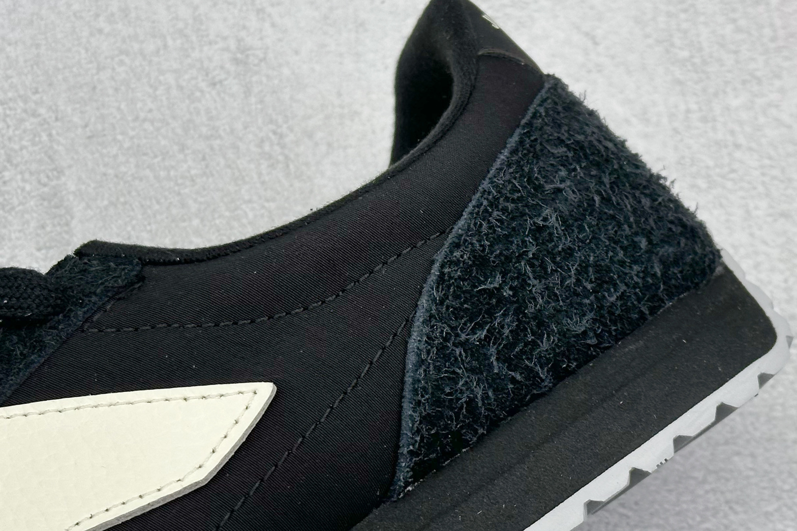  
New Balance NB471系列织物牛剖层革生活休闲鞋 

货号：U471XA
尺码：36 