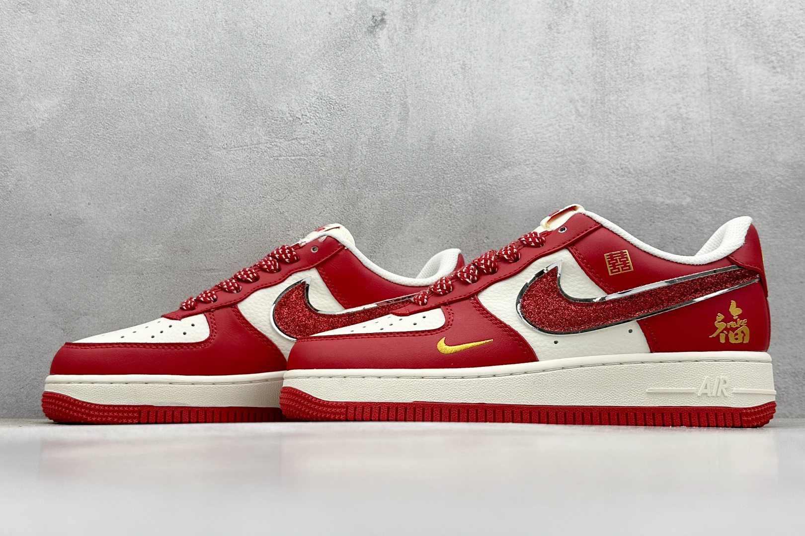  放店私
Nike Air Force 1 Low 07 白红金小钩
原楦头原纸板 打造纯正低帮空军版型