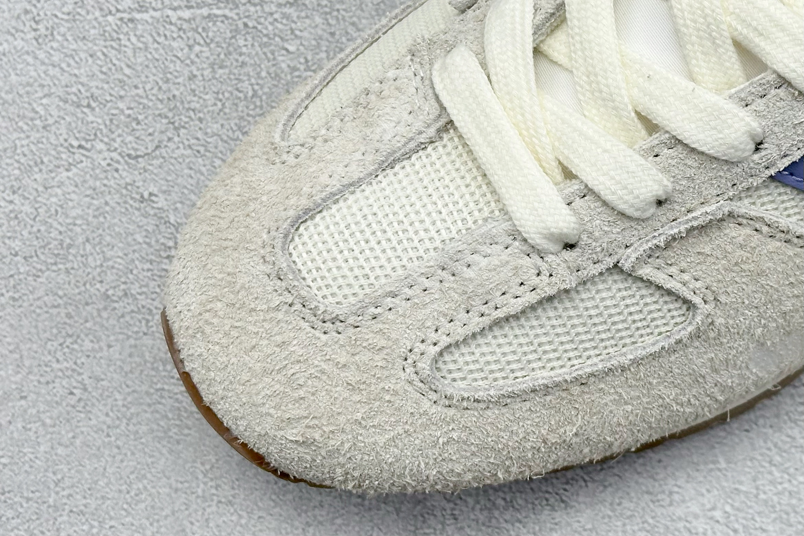  放店私
K版 New Balance NB 471 系列 
鞋款特别附赠两双带有品牌标识的限定配色鞋带