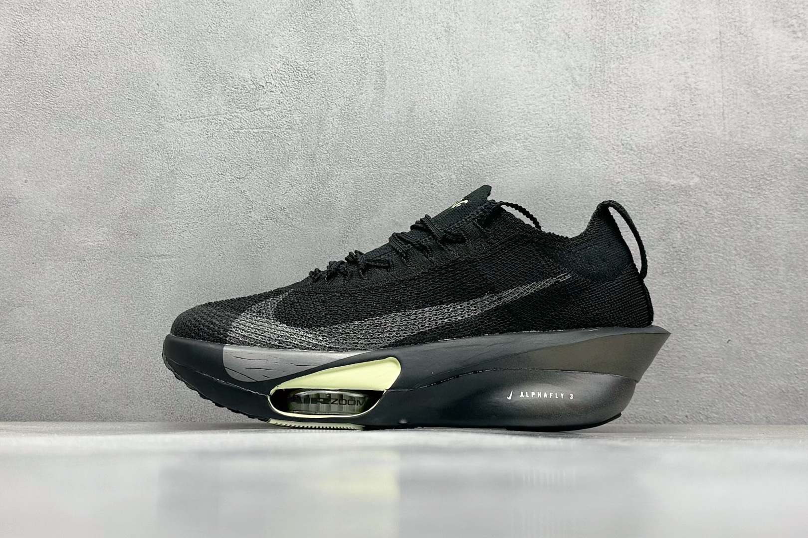 放店私
NK Air Zoom Alphafly NEXT% 3 2025
减震马拉松跑步鞋
首次通