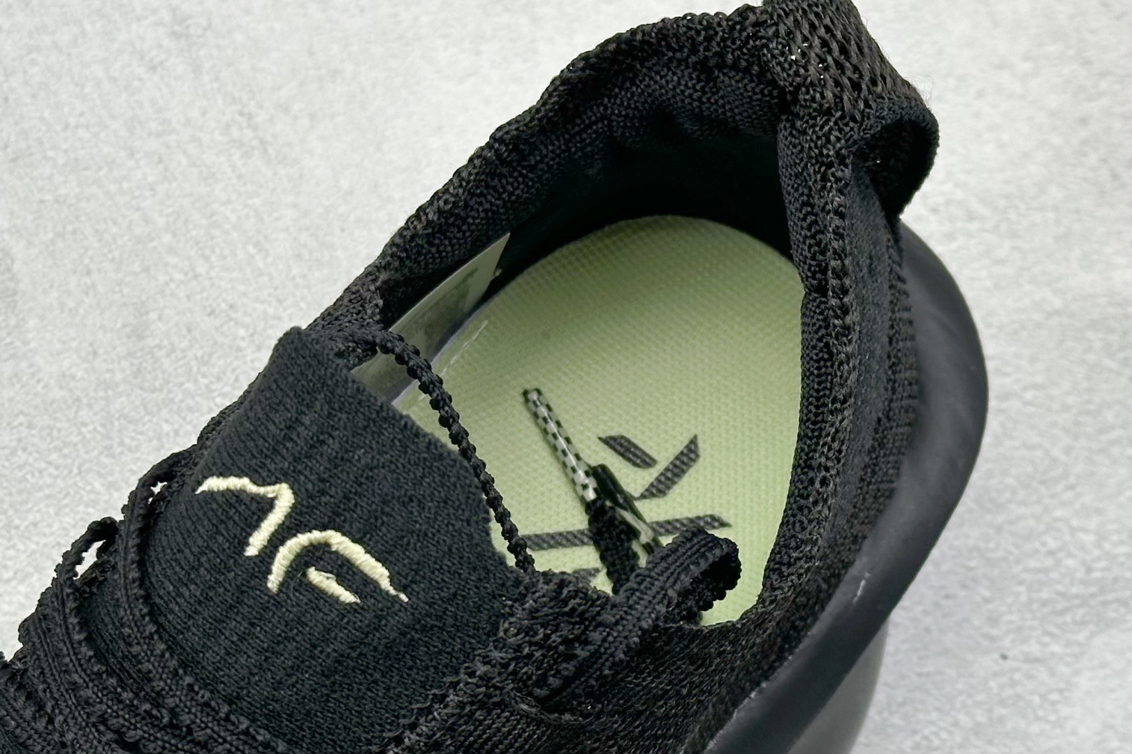 放店私
NK Air Zoom Alphafly NEXT% 3 2025
减震马拉松跑步鞋
首次通