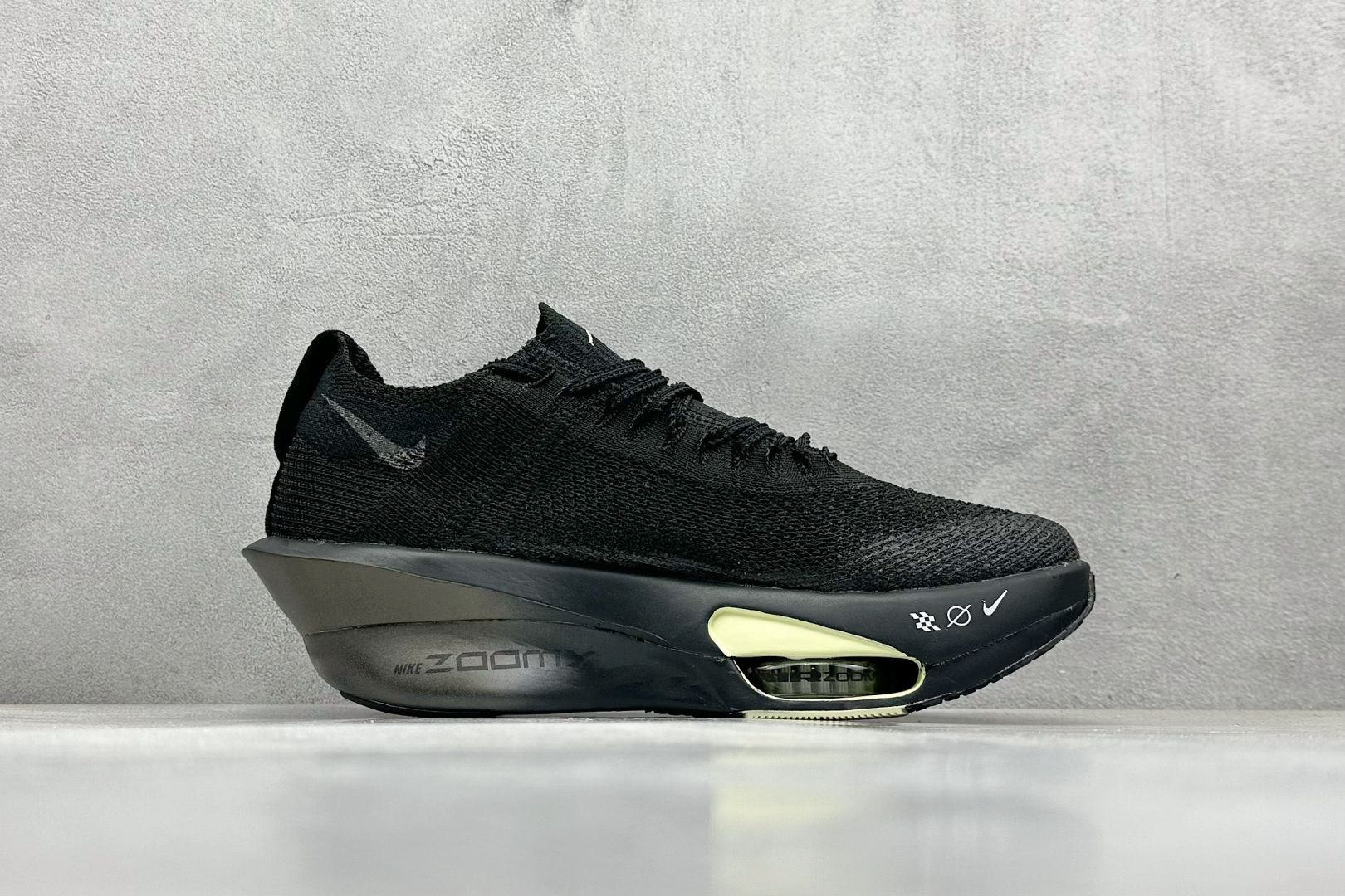 放店私
NK Air Zoom Alphafly NEXT% 3 2025
减震马拉松跑步鞋
首次通