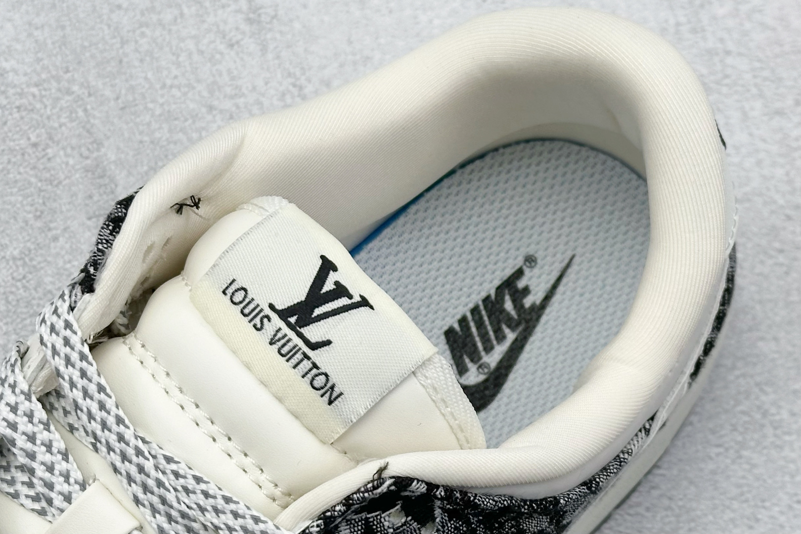  放店私
NIKE SB Dunk Low x Louis Vuitton 白黑
公司级出品 极力推荐
