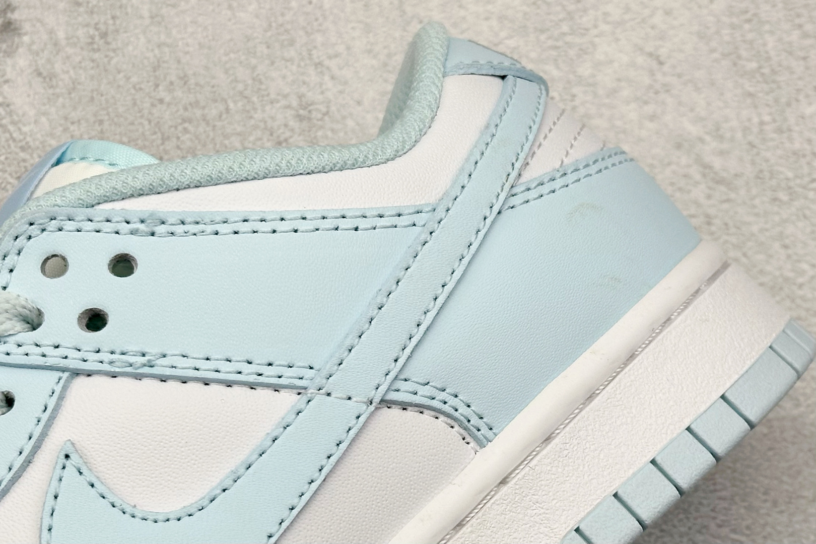  放店私
史诗级性价比 NIKE SB Dunk Low Glacier Blue 蓝白
大厂出品 极力