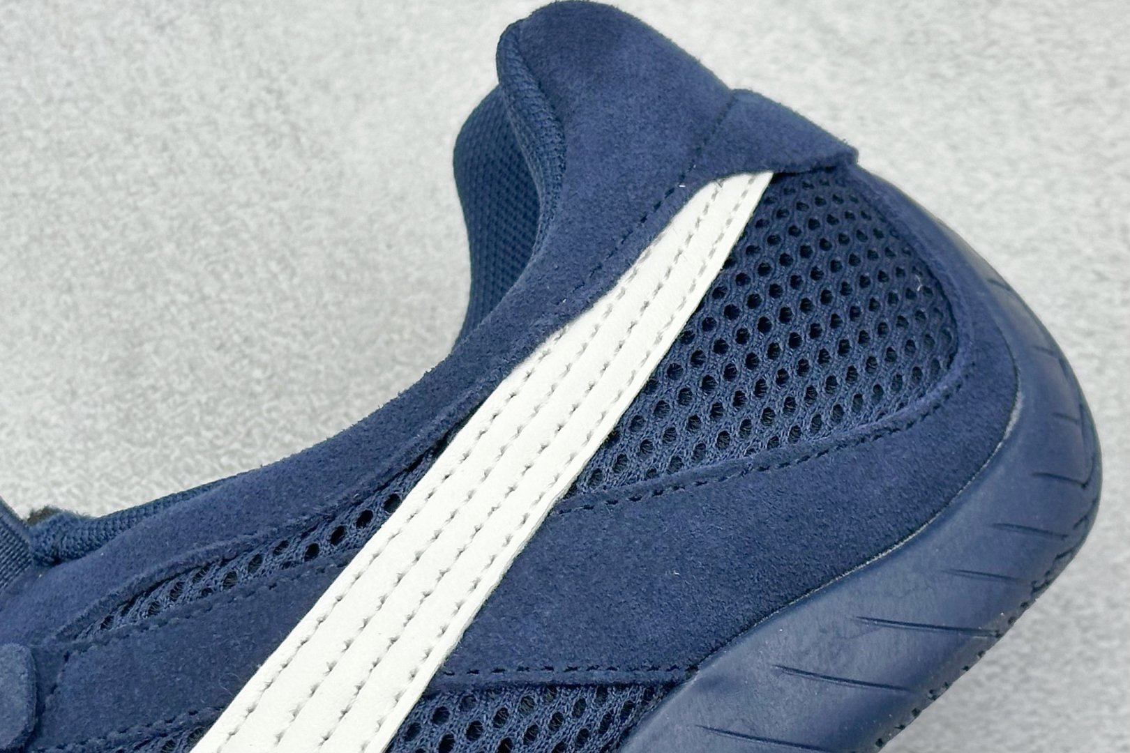  
XS版 PUMA Speedcat Go 薄底鞋 柔软舒适 防滑耐磨 彪马低帮复古运动休闲赛车跑鞋 