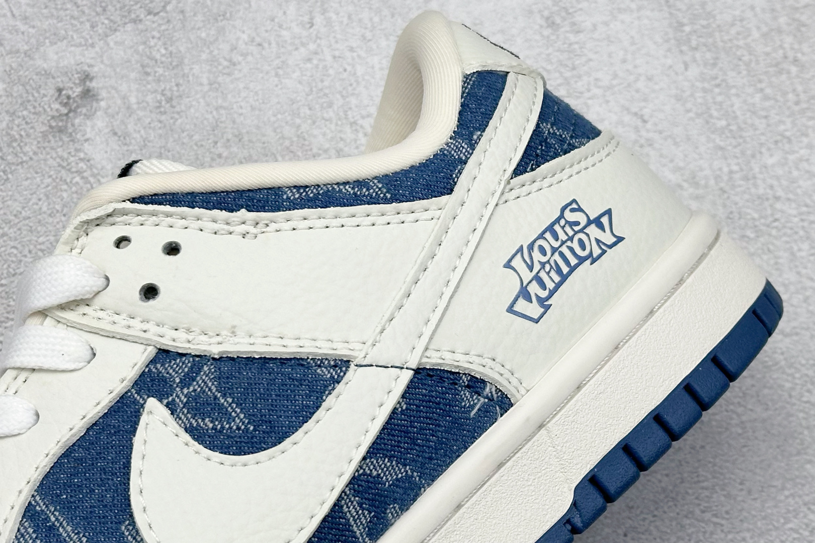 
XC版 Nike SB Dunk Low x Louis Vuitton 白蓝拼接牛仔布  
纯原大