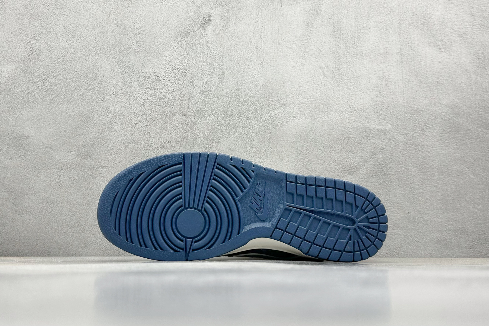  
XC版 Nike SB Dunk Low x Louis Vuitton 白蓝拼接牛仔布  
纯原大
