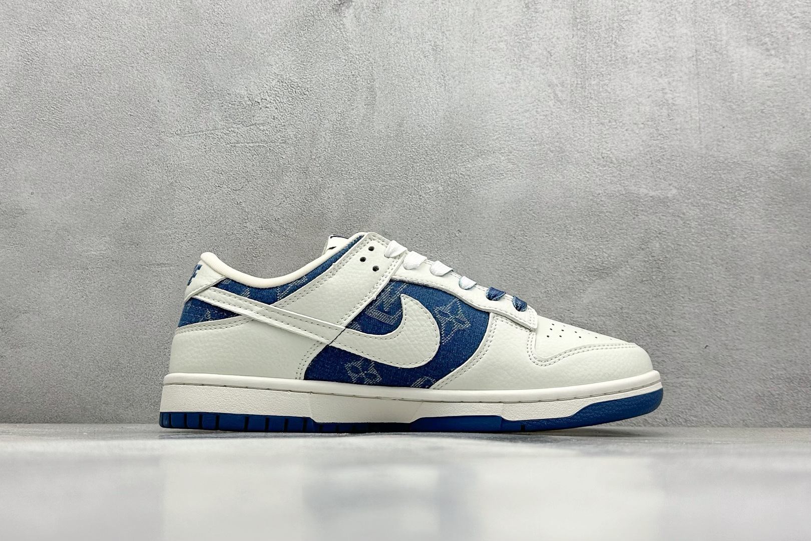  
XC版 Nike SB Dunk Low x Louis Vuitton 白蓝拼接牛仔布  
纯原大