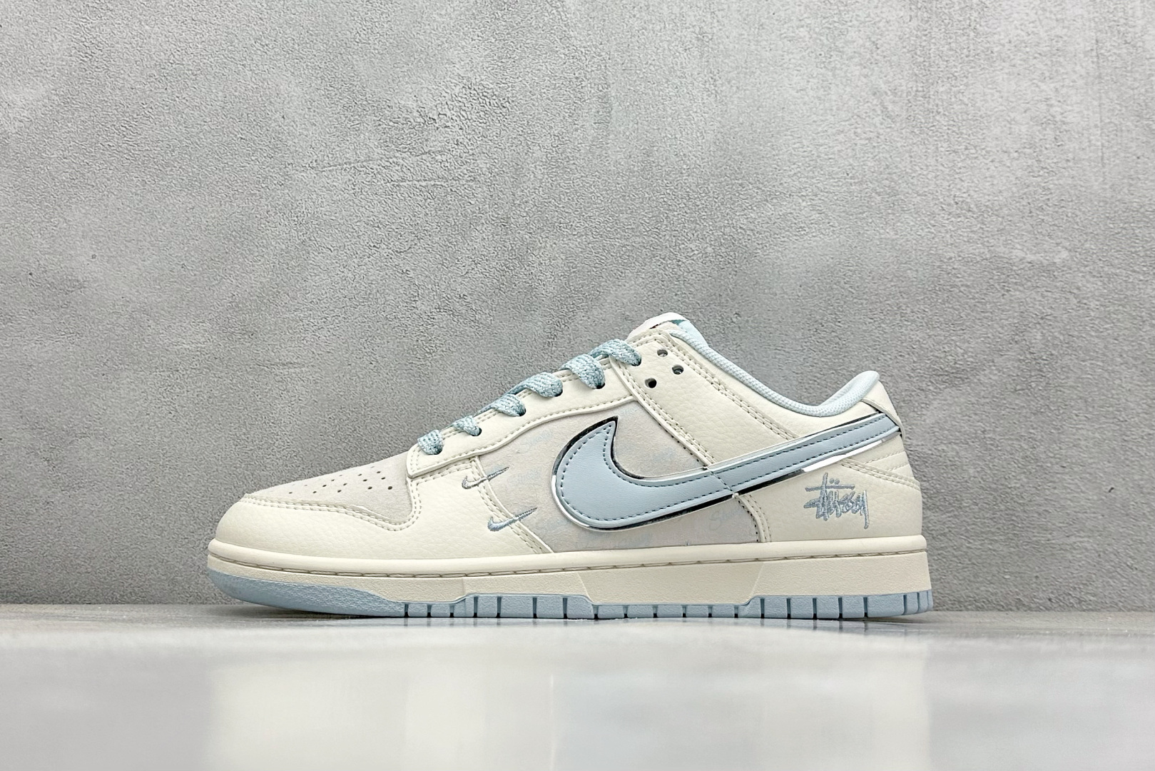  
XC版 Nike SB Dunk Low 斯图西联名
纯原大厂出品 极力推荐 
原装头层材料 独家版