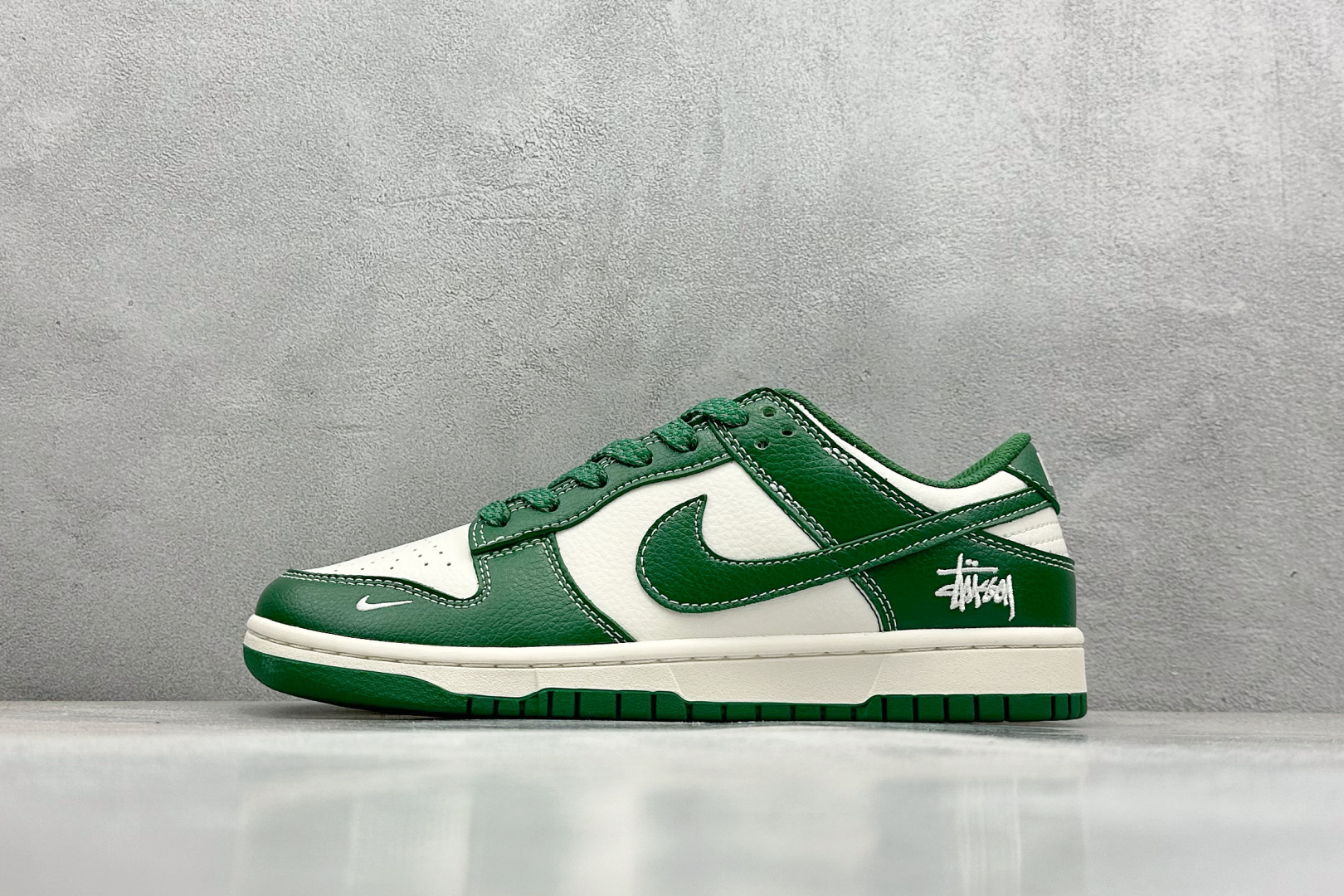  
XC版 Nike SB Dunk Low x Stussy 斯图西白绿
纯原大厂出品 极力推荐
原装