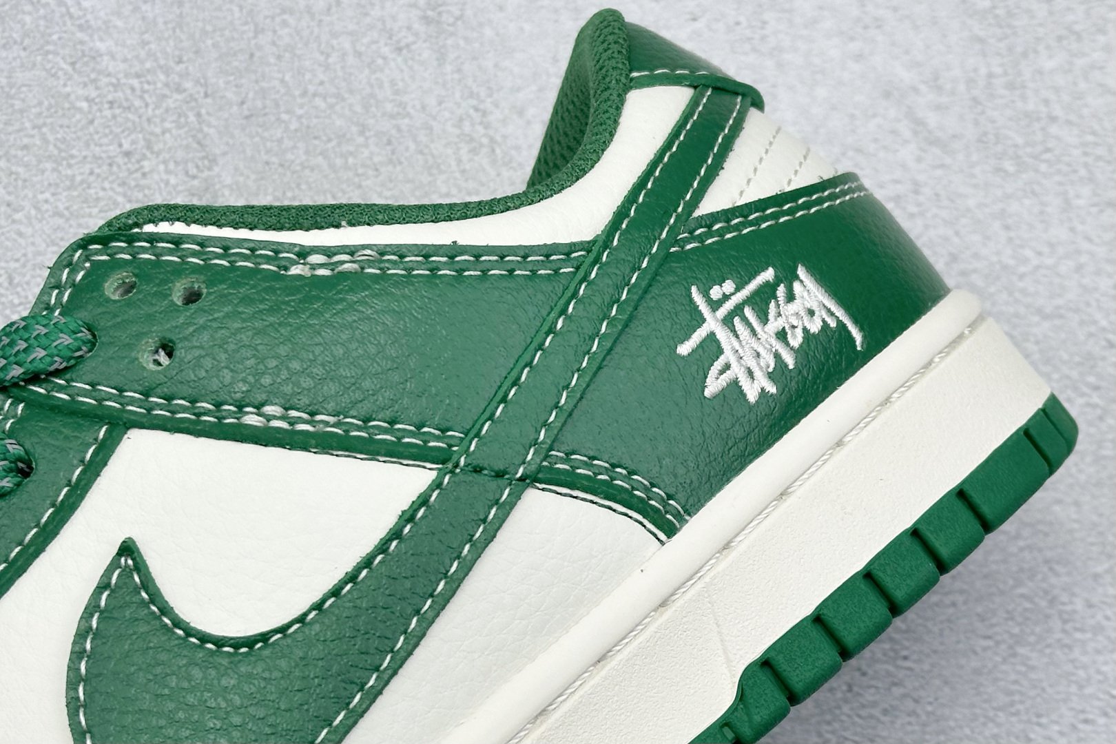  
XC版 Nike SB Dunk Low x Stussy 斯图西白绿
纯原大厂出品 极力推荐
原装