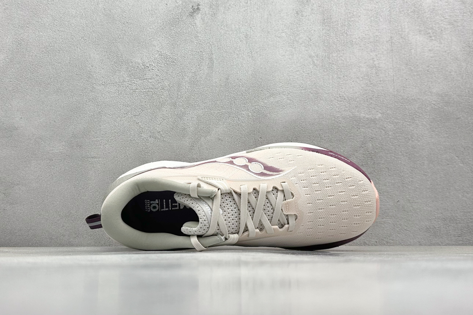 XD版 Saucony Triumph 22代 索康尼旗舰级缓震型跑鞋
性能相比前几代再升级:鞋面