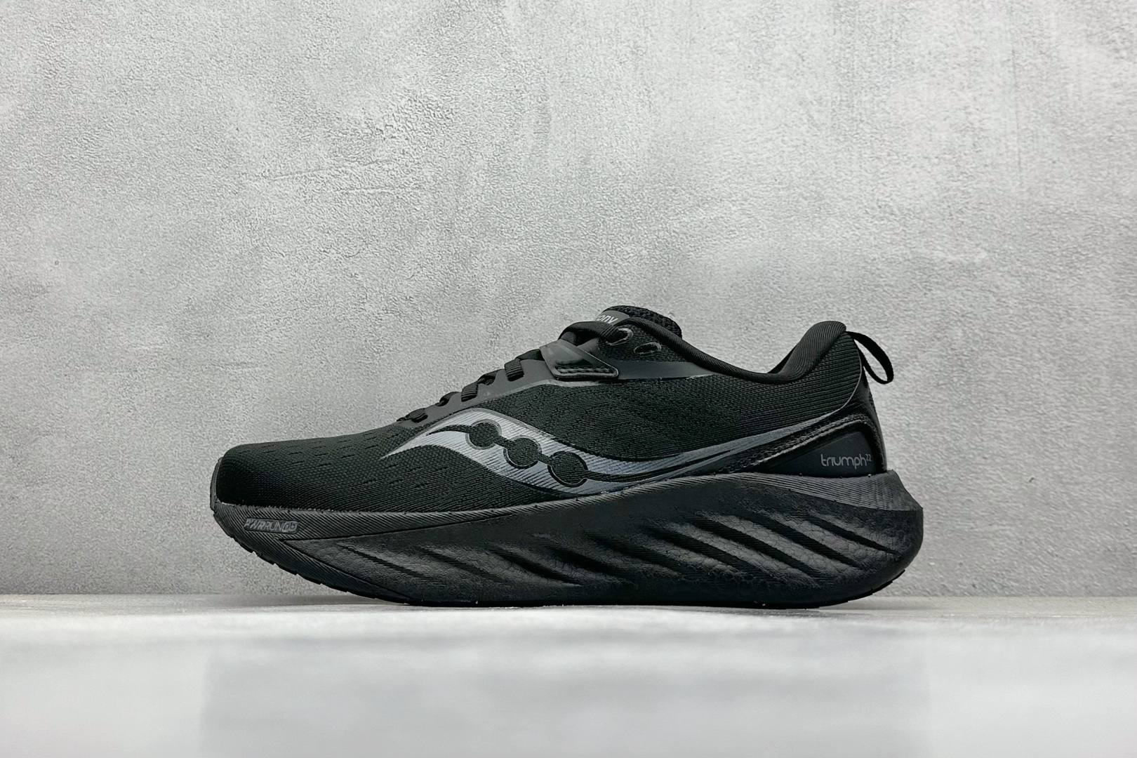 XD版 Saucony Triumph 22代 索康尼旗舰级缓震型跑鞋
性能相比前几代再升级:鞋面