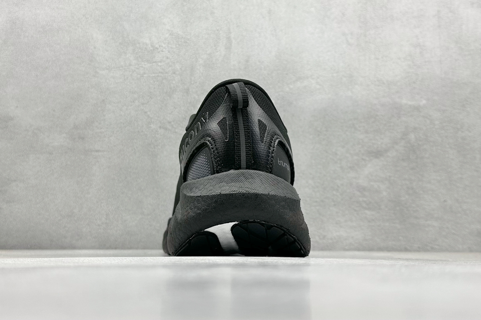 XD版 Saucony Triumph 22代 索康尼旗舰级缓震型跑鞋
性能相比前几代再升级:鞋面