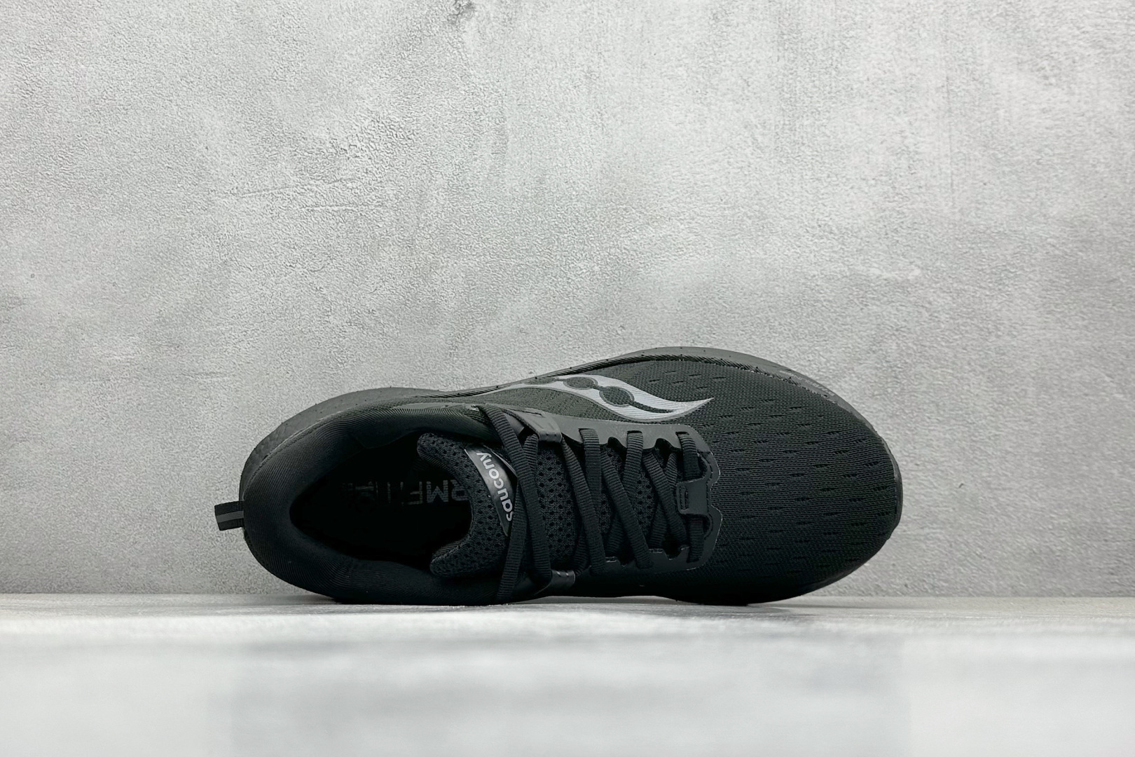 XD版 Saucony Triumph 22代 索康尼旗舰级缓震型跑鞋
性能相比前几代再升级:鞋面