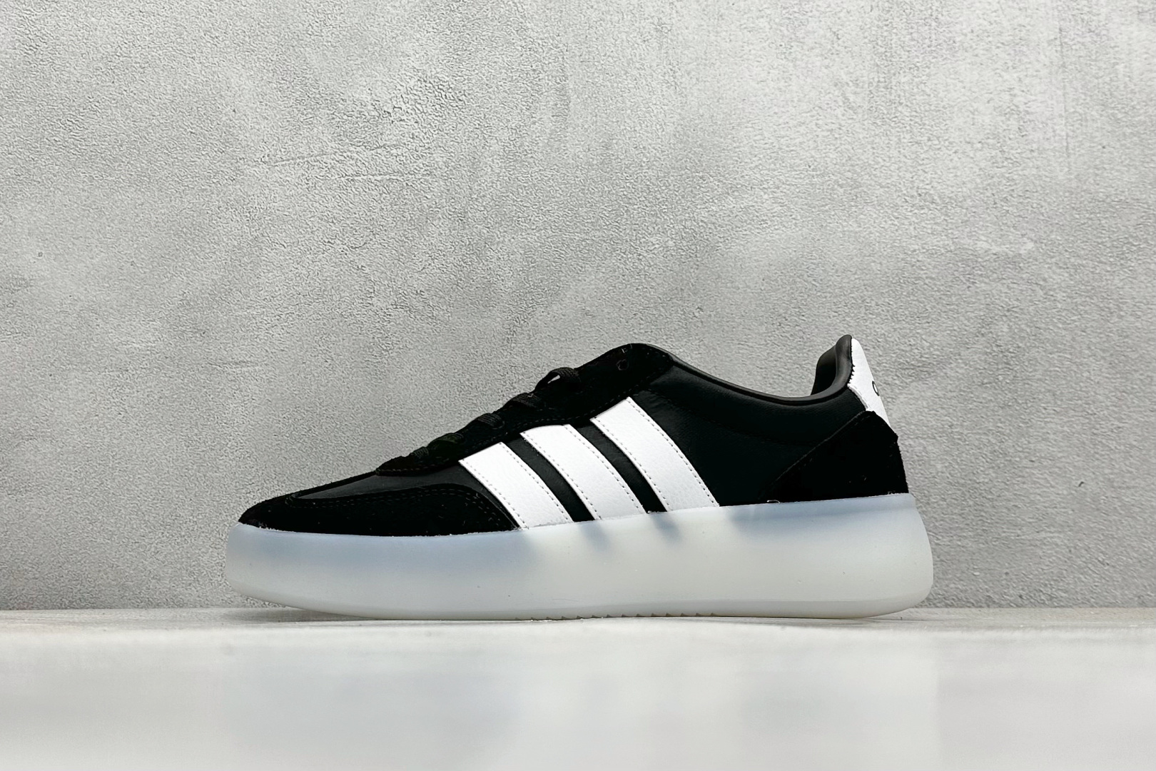 Adidas Barreda Decode 阿迪舒适减震低帮休闲板鞋 JI2316