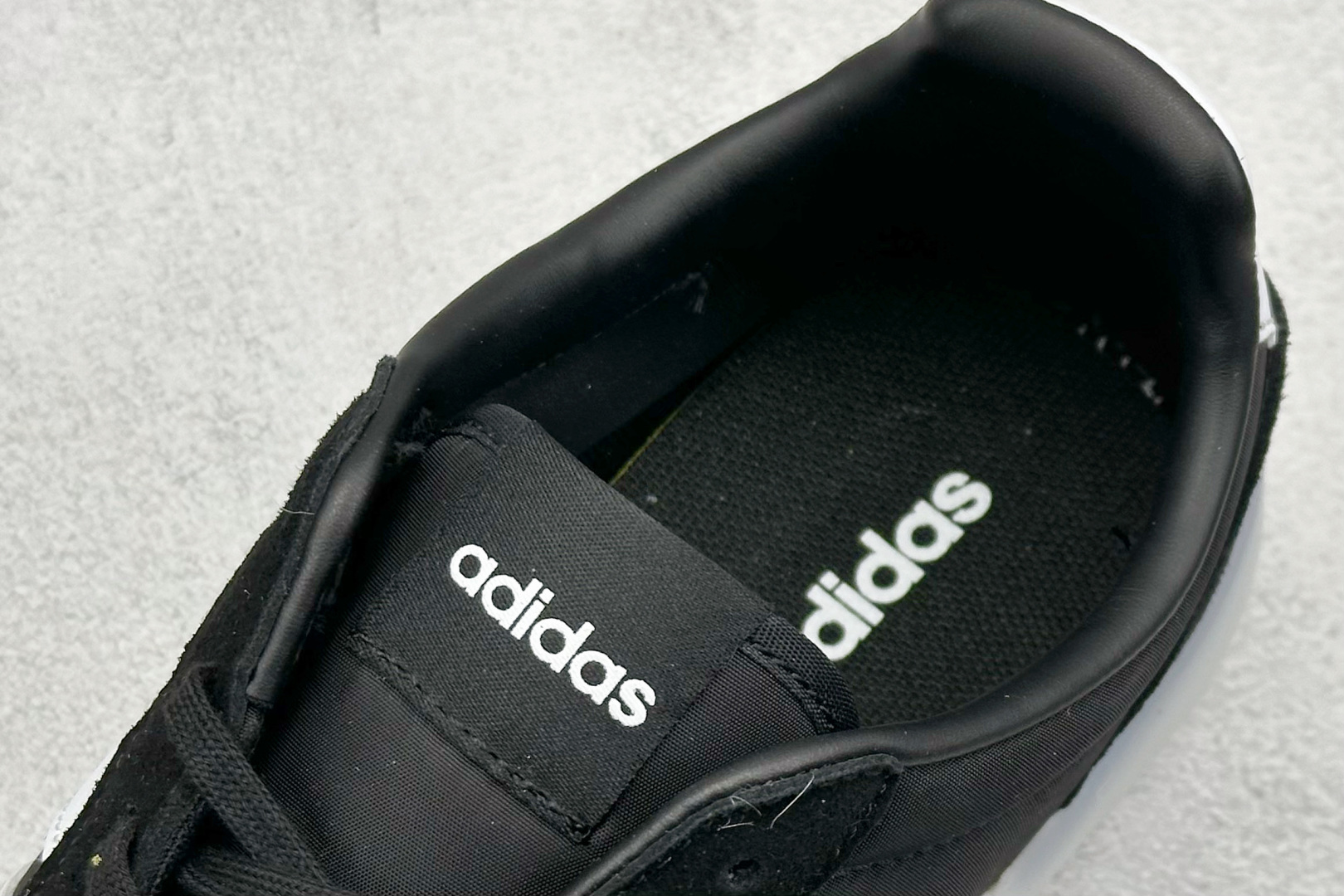 Adidas Barreda Decode 阿迪舒适减震低帮休闲板鞋 JI2316