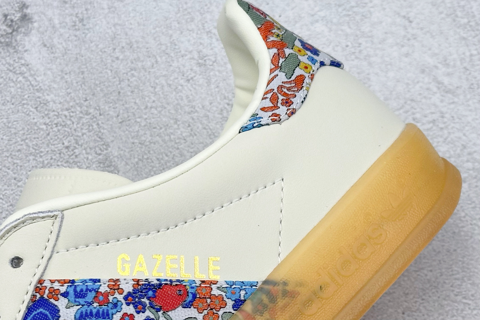 Adidas Originals Gazelle Indoor 三叶草复古休闲防滑耐磨低帮板鞋 JH7370