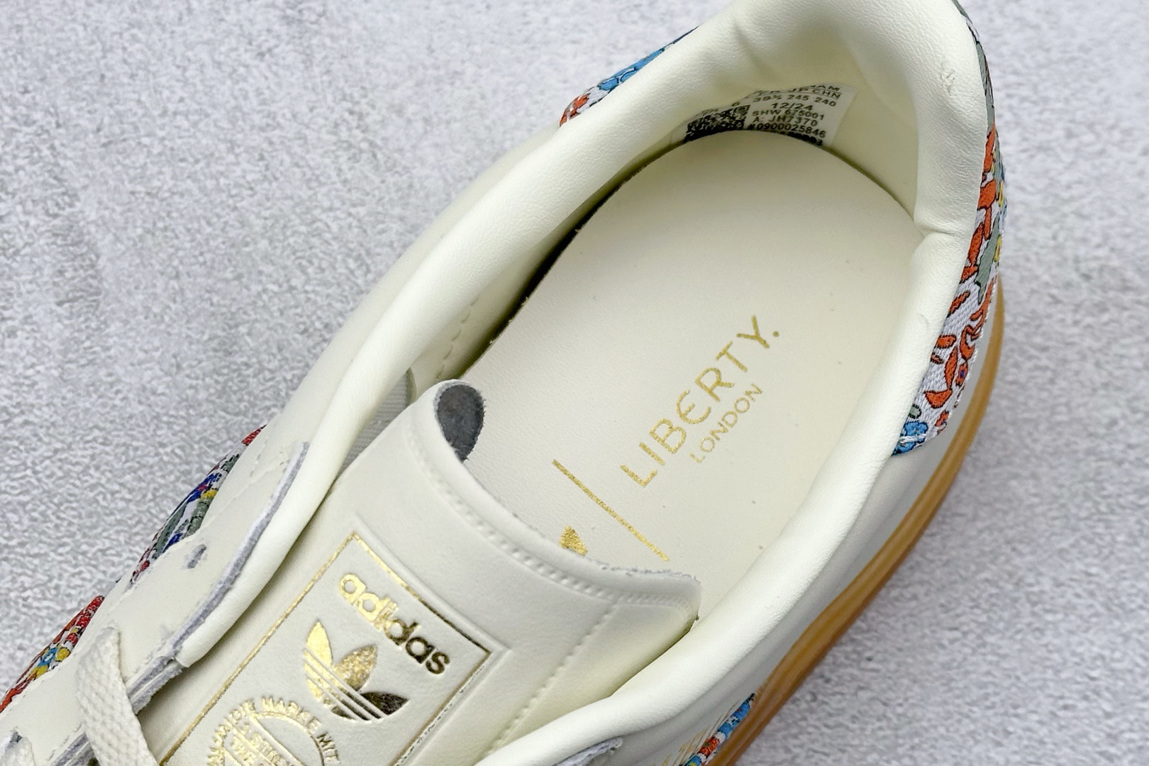 Adidas Originals Gazelle Indoor 三叶草复古休闲防滑耐磨低帮板鞋 JH7370