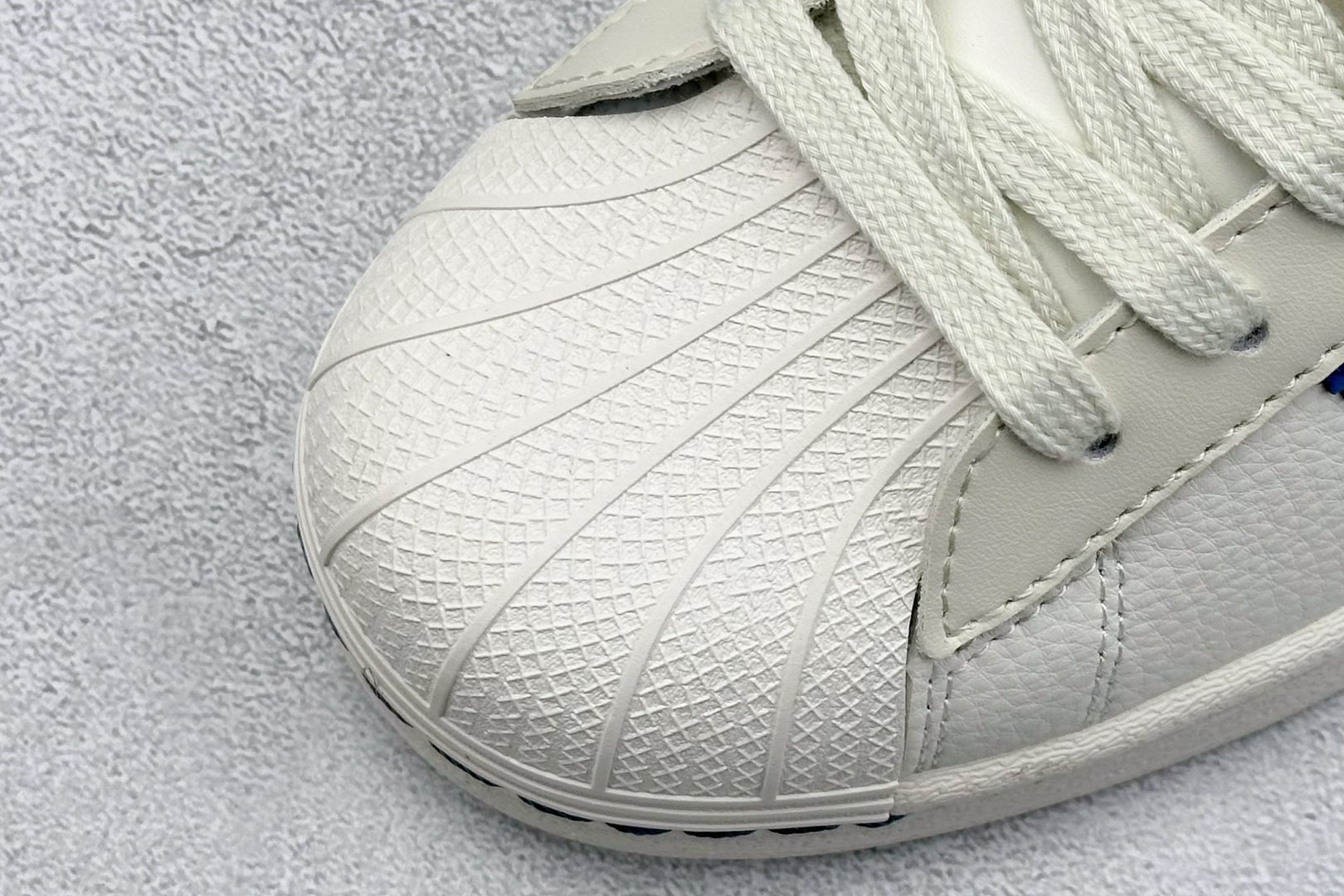 AD Originals Superstar 贝壳头 HD2201
