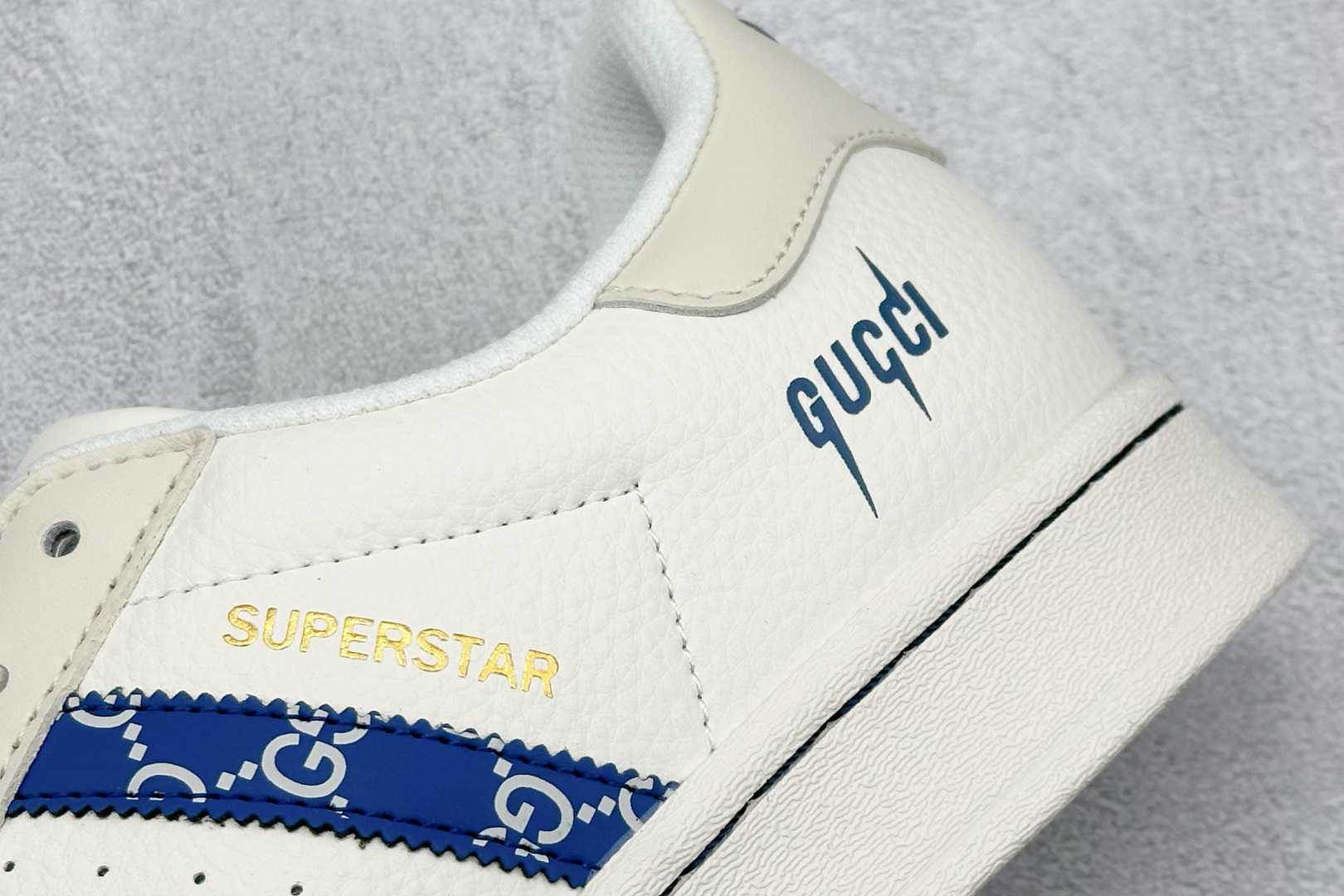 AD Originals Superstar 贝壳头 HD2201