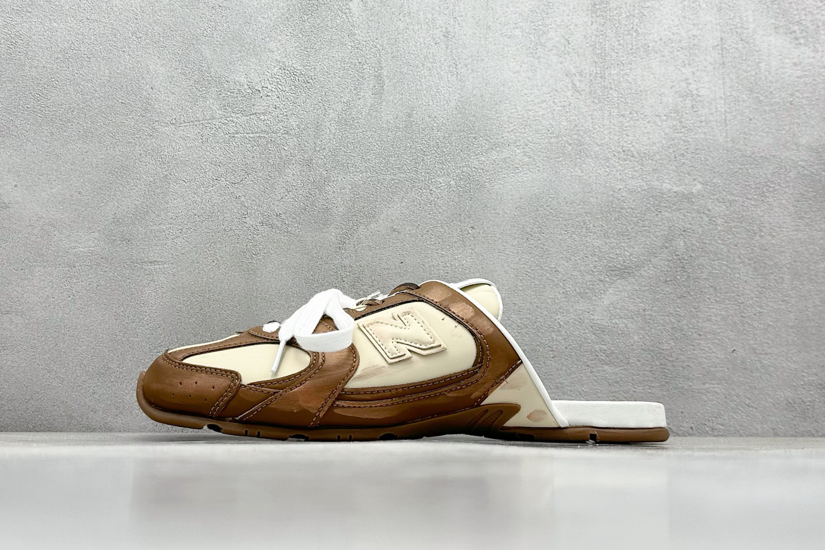 J版 MiuMiu x New Balance 530系列 意大利奢侈品牌/缪缪联名款 低帮经典复古休闲半拖
