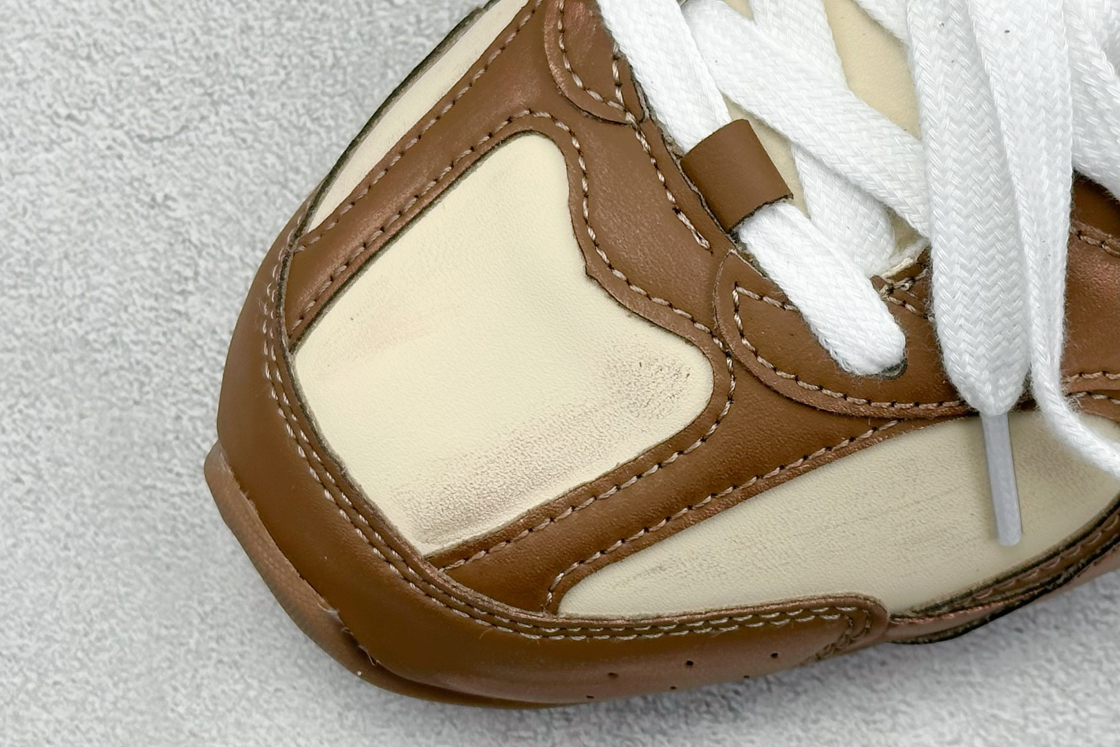 J版 MiuMiu x New Balance 530系列 意大利奢侈品牌/缪缪联名款 低帮经典复古休闲半拖