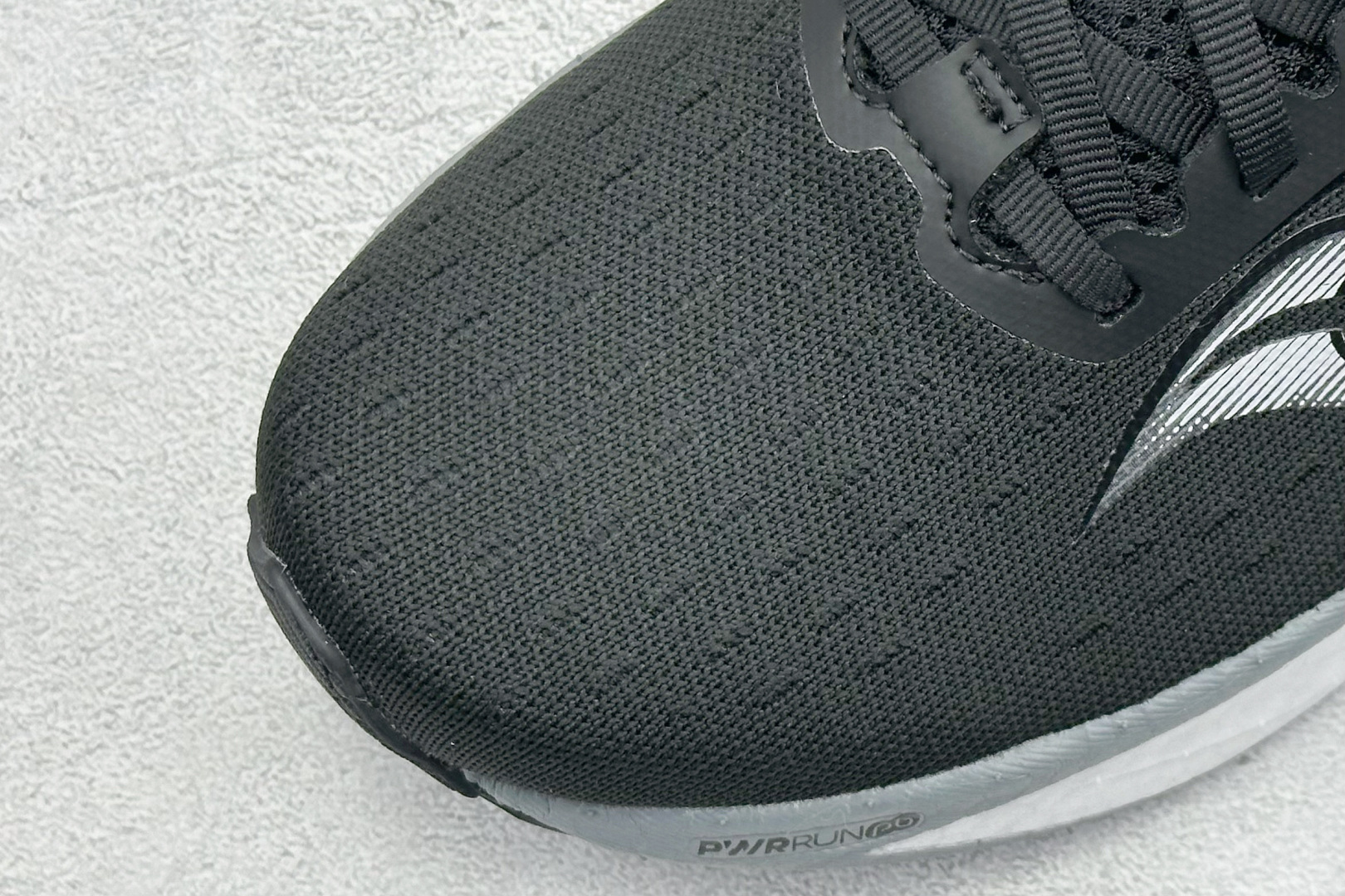 终端放店
XD版 Saucony Triumph 22代 索康尼旗舰级缓震型跑鞋
性能相比前几代再升