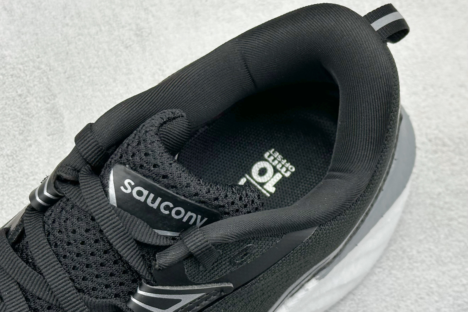 终端放店
XD版 Saucony Triumph 22代 索康尼旗舰级缓震型跑鞋
性能相比前几代再升