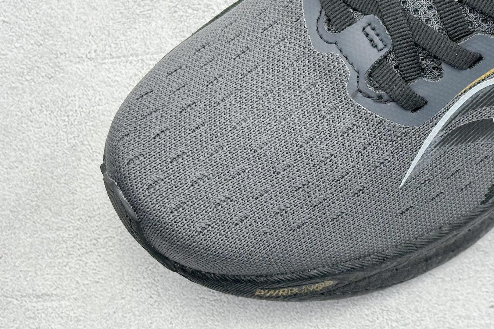 终端放店
XD版 Saucony Triumph 22代 索康尼旗舰级缓震型跑鞋
性能相比前几代再升