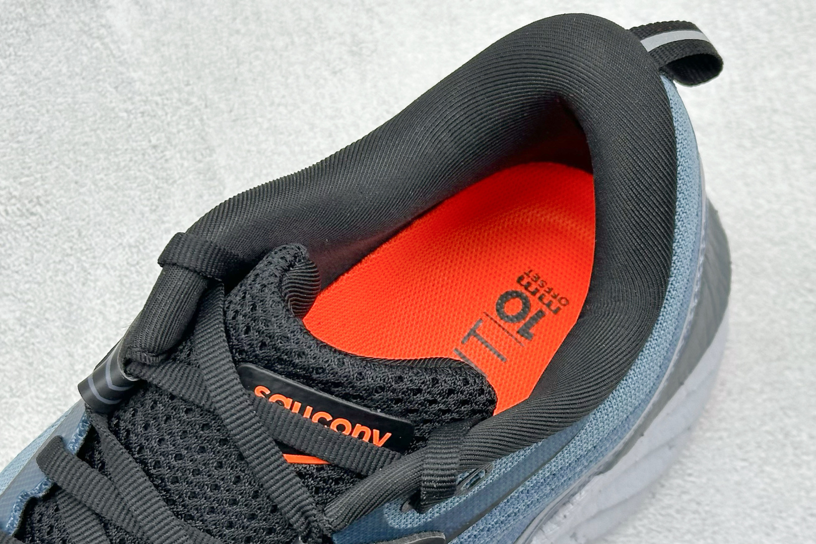 终端放店
XD版 Saucony Triumph 22代 索康尼旗舰级缓震型跑鞋
性能相比前几代再升