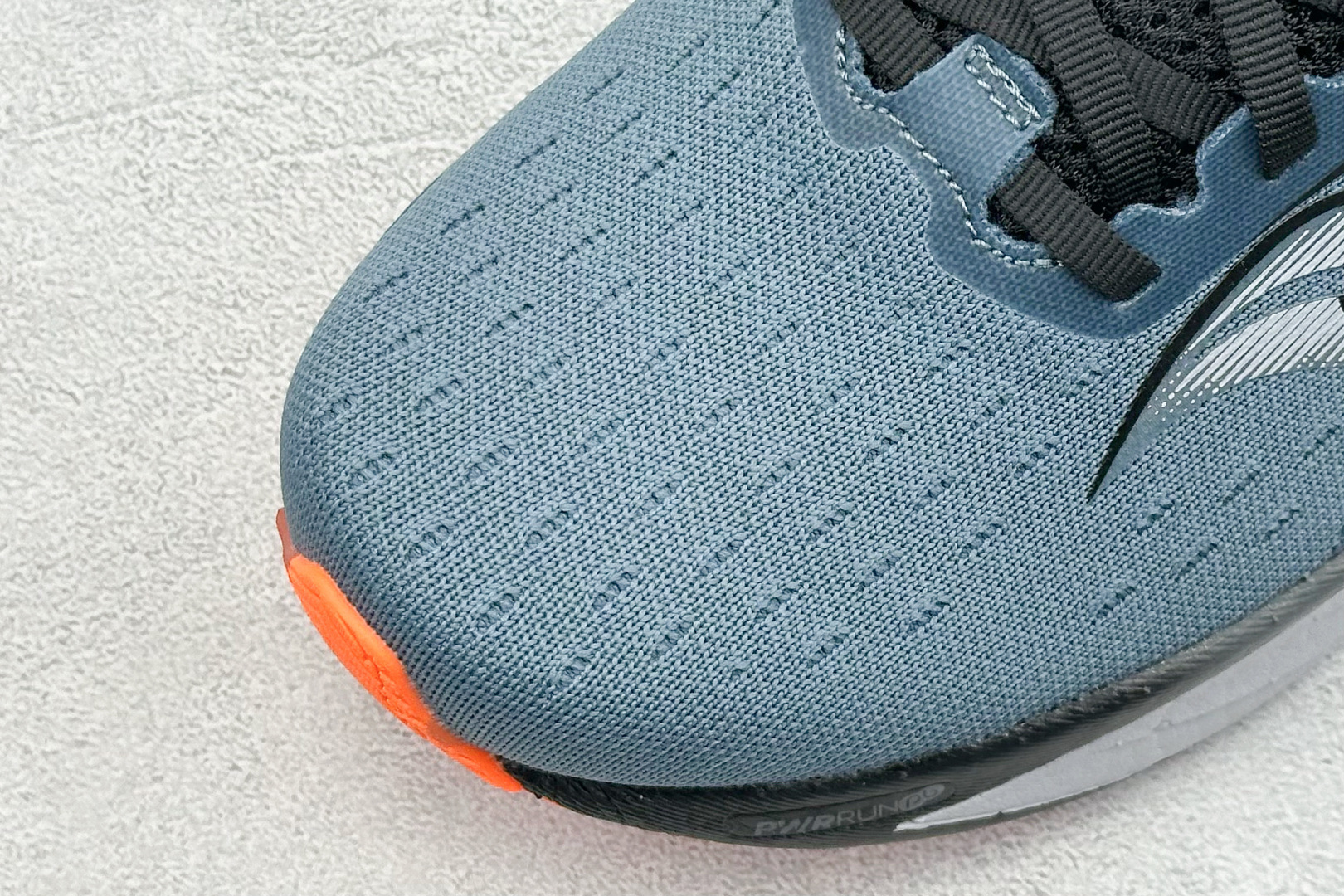 终端放店
XD版 Saucony Triumph 22代 索康尼旗舰级缓震型跑鞋
性能相比前几代再升