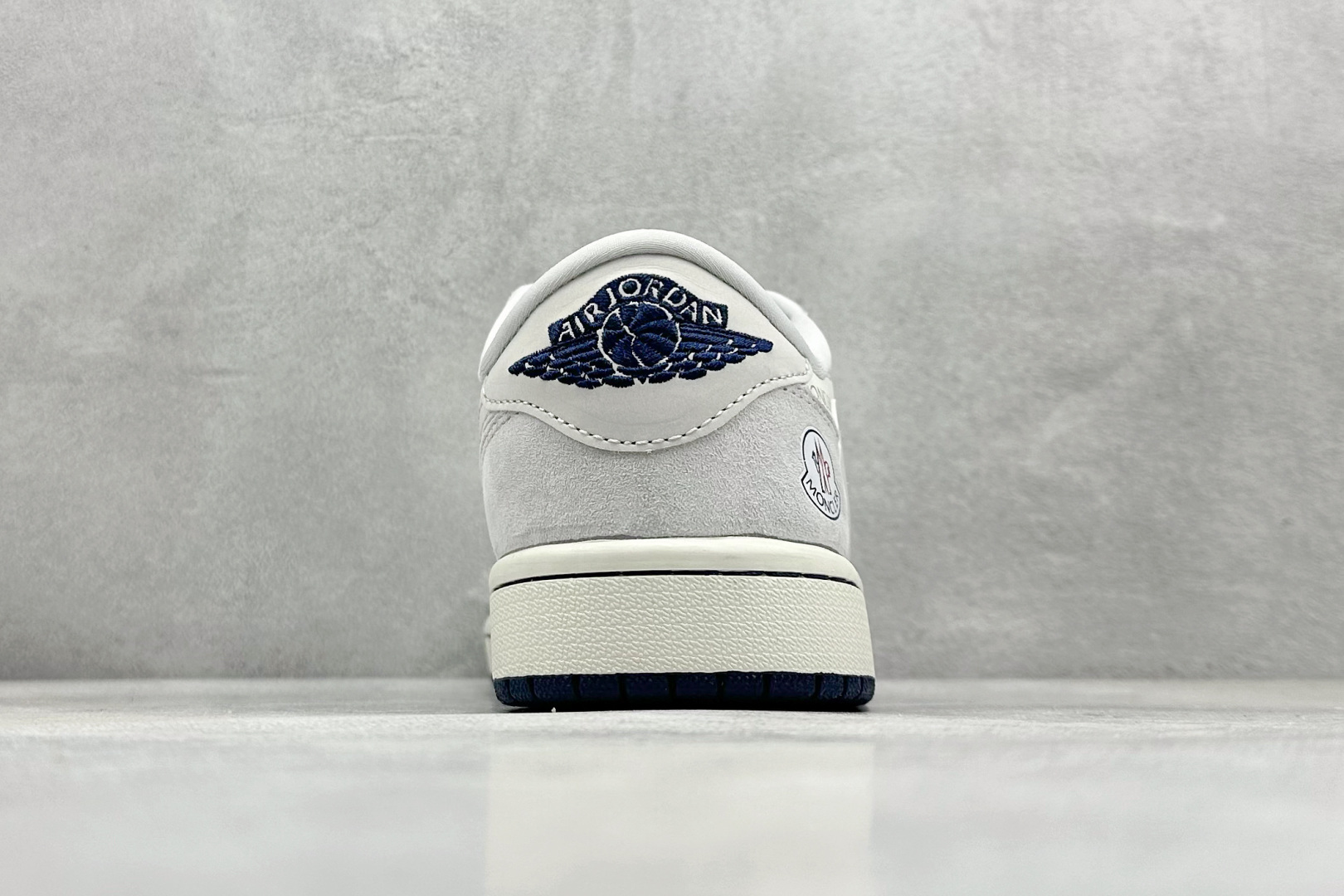 终端放店
XC版 Fragmen x Travis Scott x MONCLER
Air Jorda