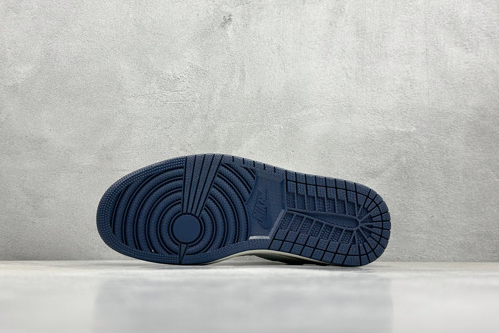 终端放店
XC版 Fragmen x Travis Scott x MONCLER
Air Jorda