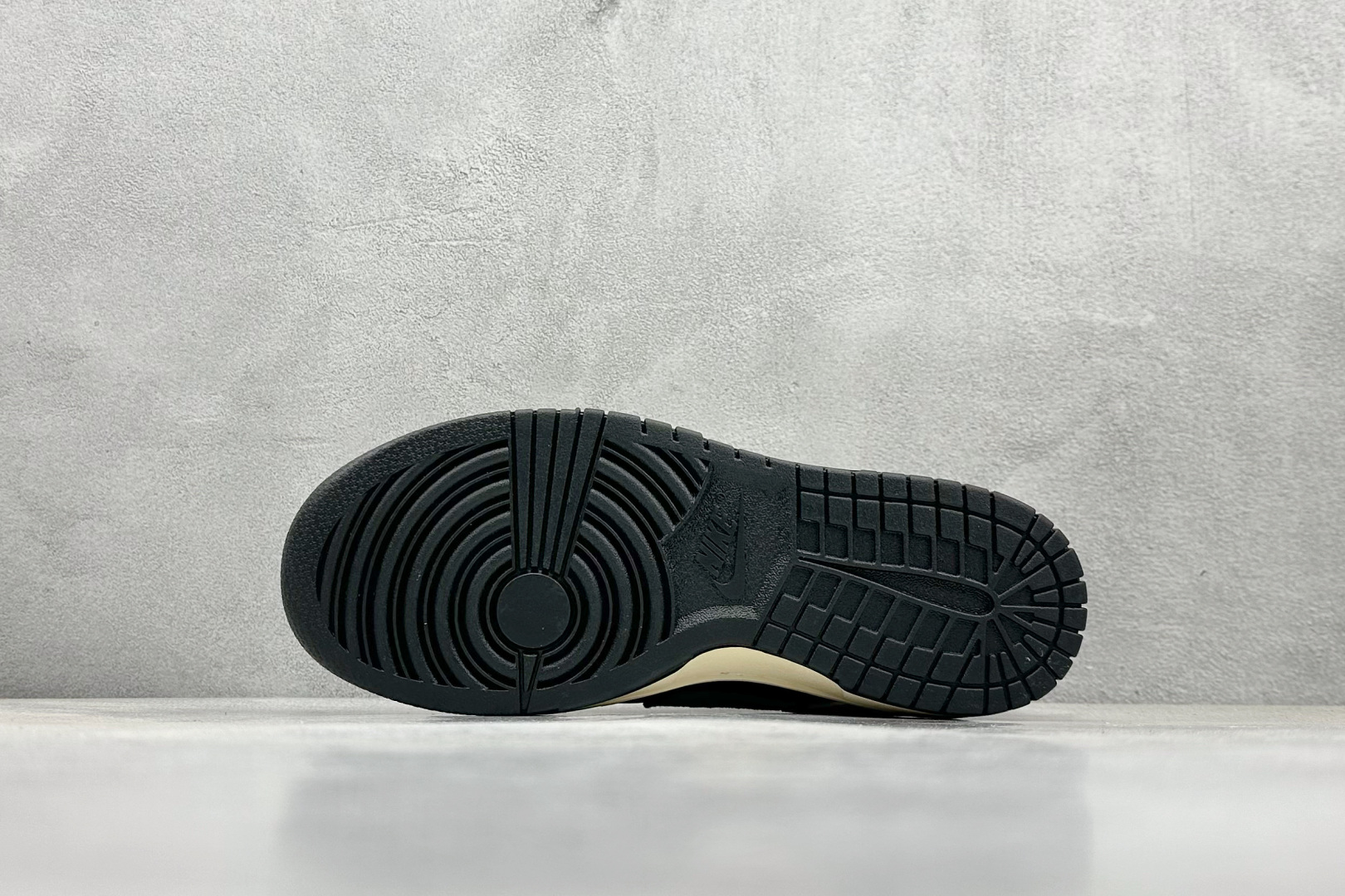  终端放店
XC版 Nike SB Dunk Low 斯图西联名
纯原大厂出品 极力推荐
原装头层材料 