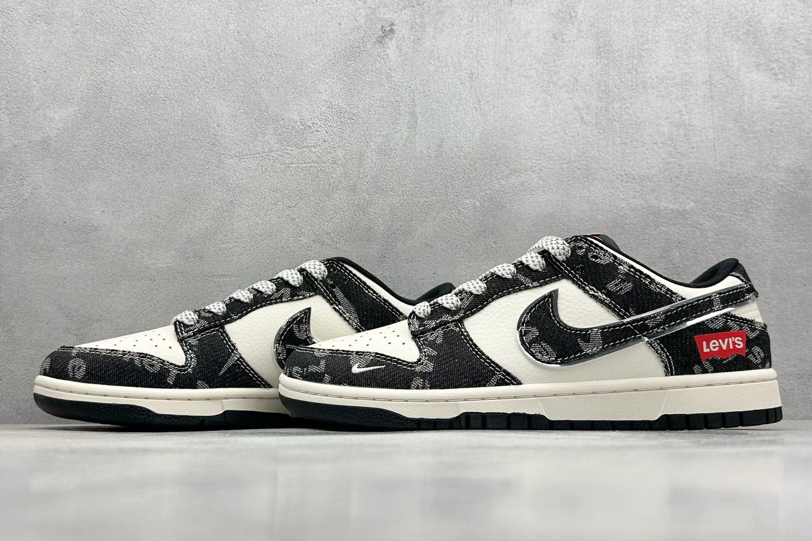  终端放店
XC版 Nike SB Dunk Low Levis联名
纯原大厂出品 极力推荐
原装头层材